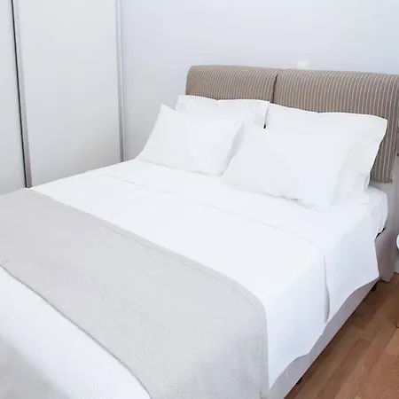 Apartment Fully Renovated, Modern Beauty In Athens!